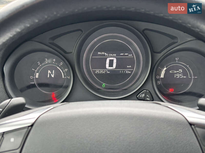 Хетчбек Citroen C4 2015 в Києві фото 25 Хетчбек Citroen C4 2015 в Києві