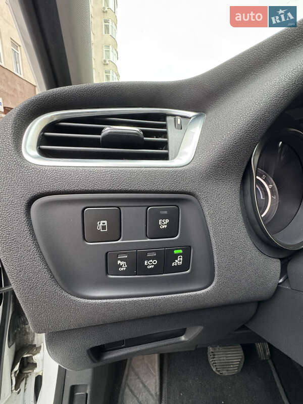 Хетчбек Citroen C4 2012 в Києві фото 13 Хетчбек Citroen C4 2012 в Києві