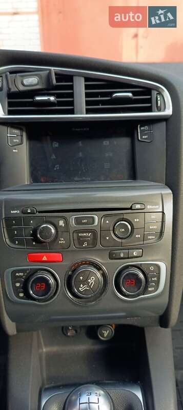 Хэтчбек Citroen C4 2011 в Кременчуге фото 6 Хэтчбек Citroen C4 2011 в Кременчуге