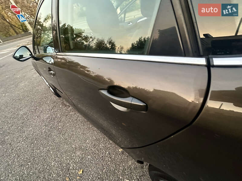 Хетчбек Citroen C4 2014 в Дніпрі