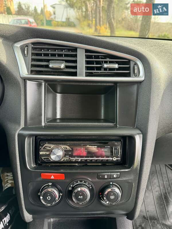 Хетчбек Citroen C4 2013 в Києві фото 16 Хетчбек Citroen C4 2013 в Києві