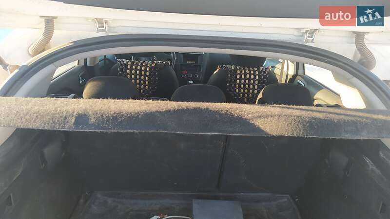 Хэтчбек Citroen C4 2011 в Староконстантинове