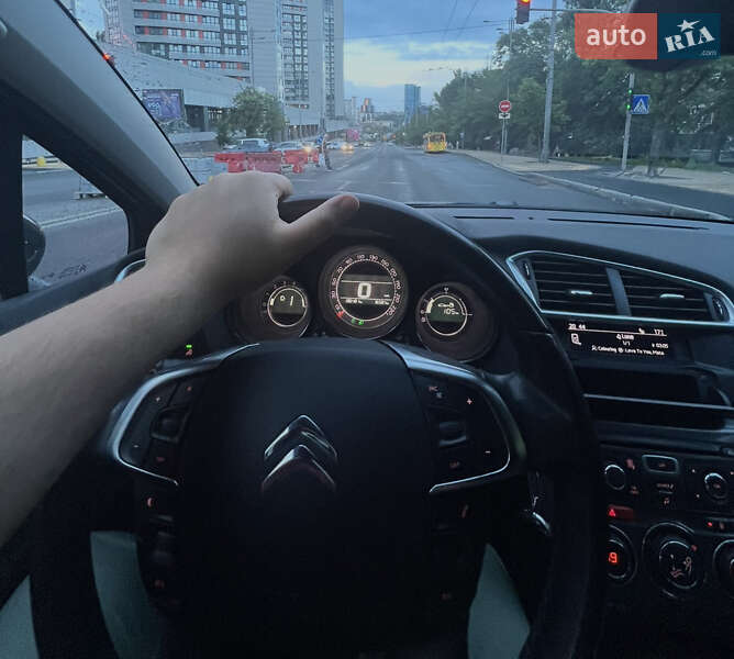 Хэтчбек Citroen C4 2012 в Киеве фото 4 Хэтчбек Citroen C4 2012 в Киеве