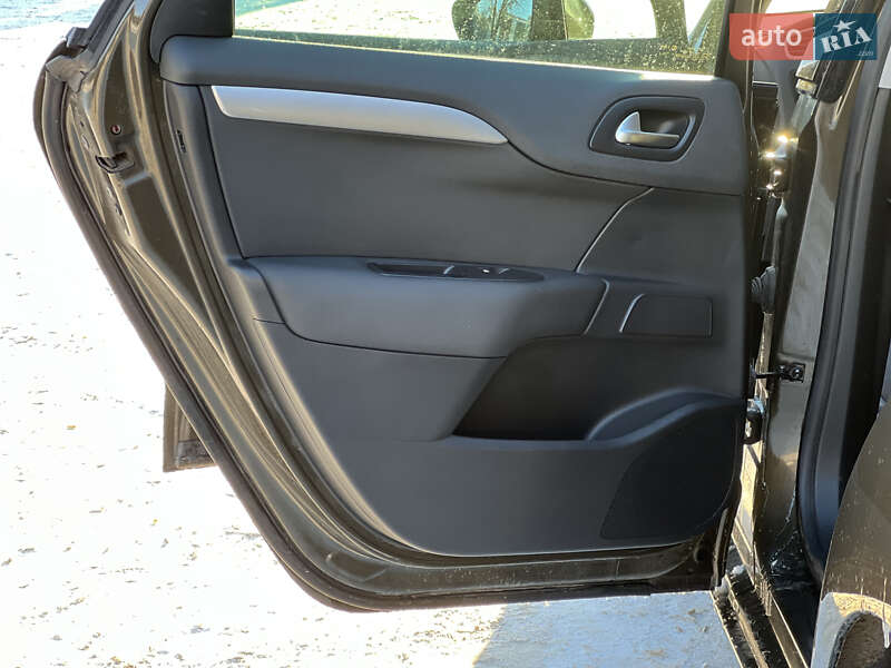 Хэтчбек Citroen C4 2011 в Луцке