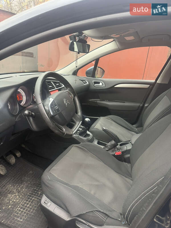 Хэтчбек Citroen C4 2012 в Ивано-Франковске фото 9 Хэтчбек Citroen C4 2012 в Ивано-Франковске