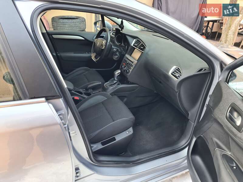 Хэтчбек Citroen C4 2016 в Львове