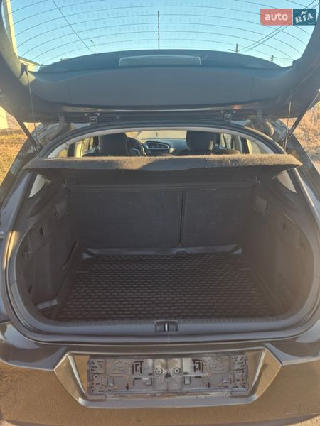 Хэтчбек Citroen C4 2014 в Киеве