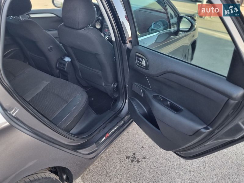 Хетчбек Citroen C4 2016 в Черкасах фото 14 Хетчбек Citroen C4 2016 в Черкасах