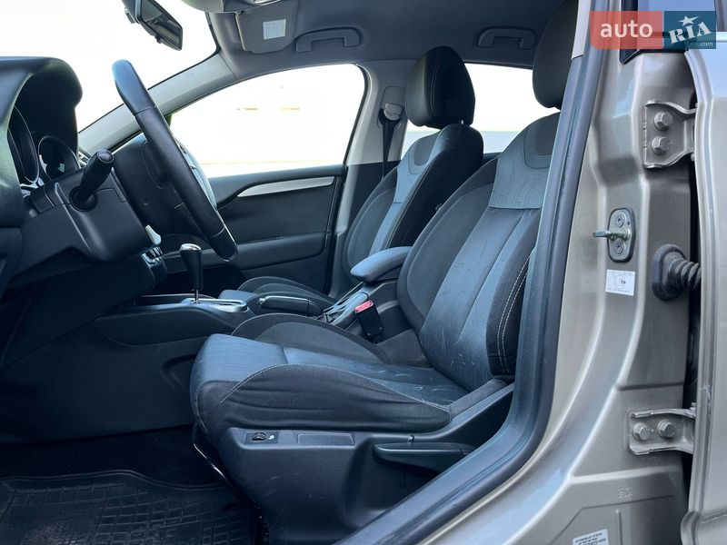 Хэтчбек Citroen C4 2013 в Киеве