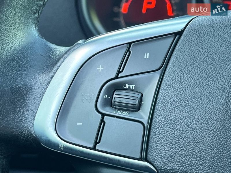 Хэтчбек Citroen C4 2013 в Киеве