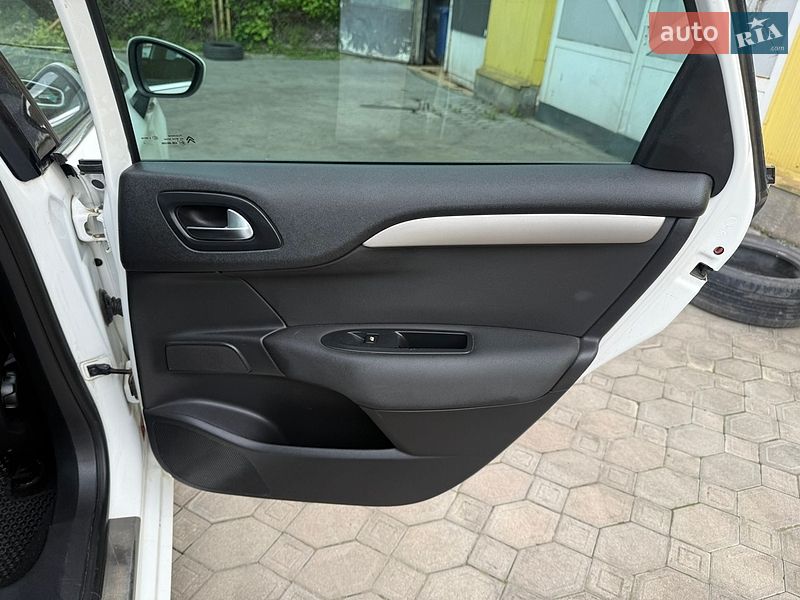 Хэтчбек Citroen C4 2012 в Львове