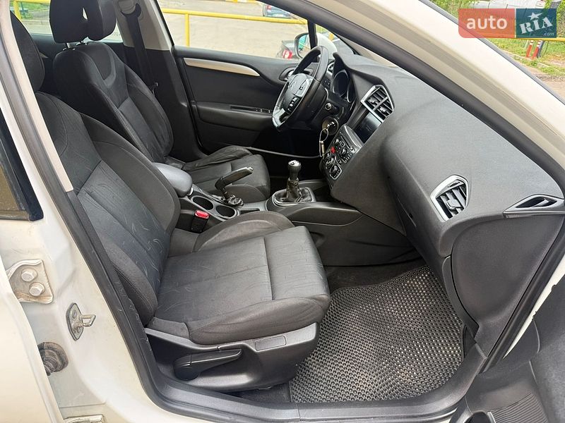 Хэтчбек Citroen C4 2012 в Львове