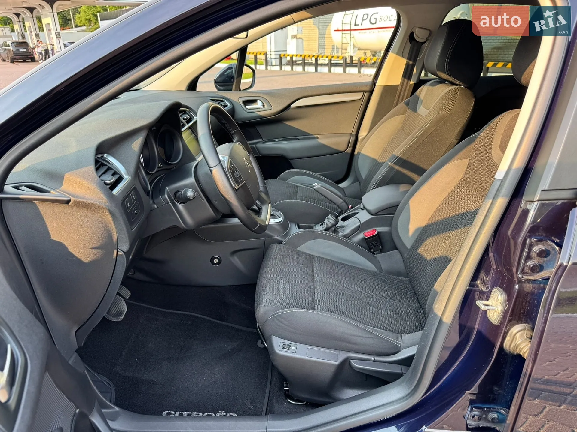 Citroen C4 2015 VIN VF7NCBHZTFY566941 фото оголошення 12 з 43