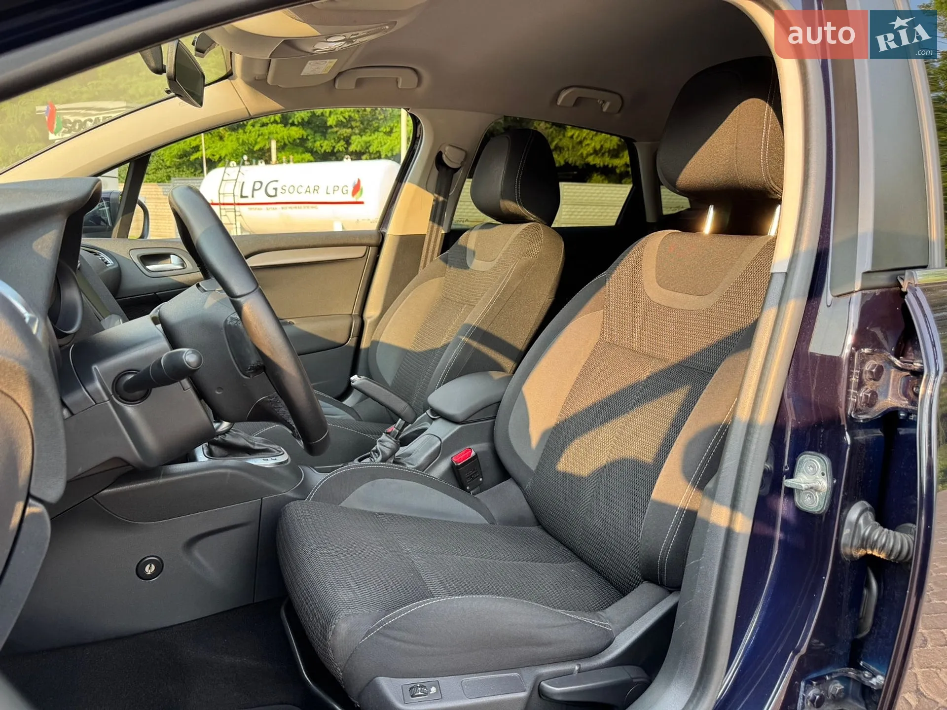 Citroen C4 2015 VIN VF7NCBHZTFY566941 фото оголошення 13 з 43