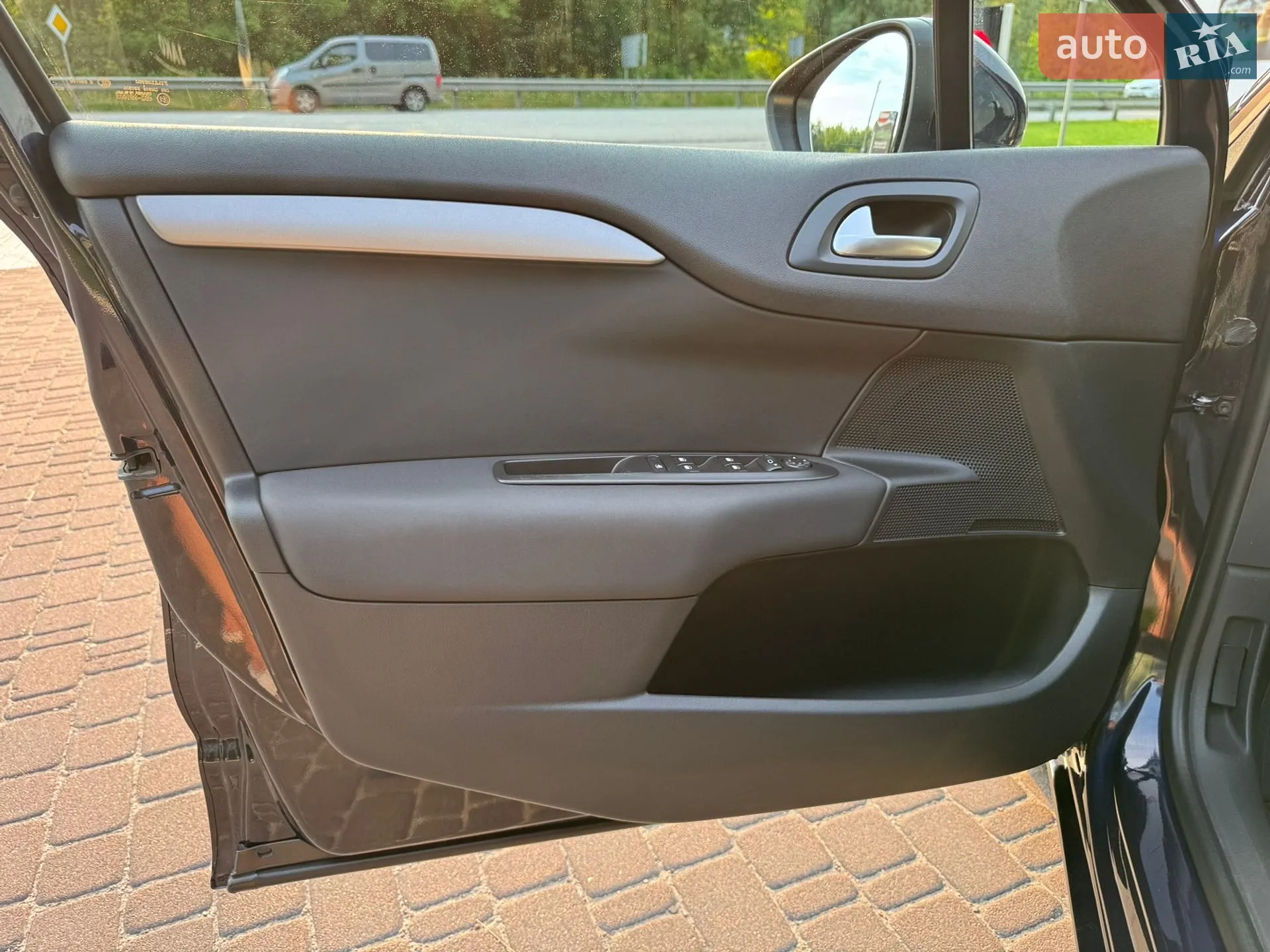 Citroen C4 2015 VIN VF7NCBHZTFY566941 фото оголошення 24 з 43
