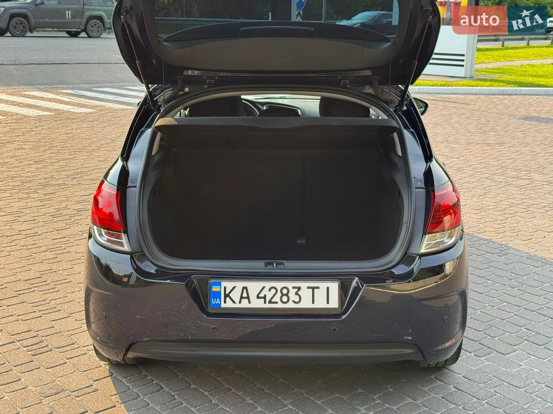Citroen C4 2015 VIN VF7NCBHZTFY566941 фото оголошення 31 з 43