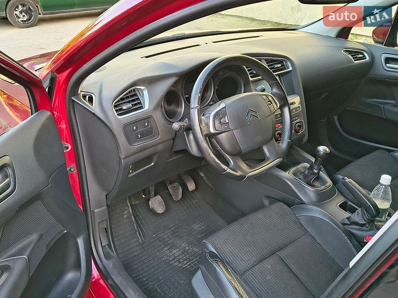 Хэтчбек Citroen C4 2016 в Львове