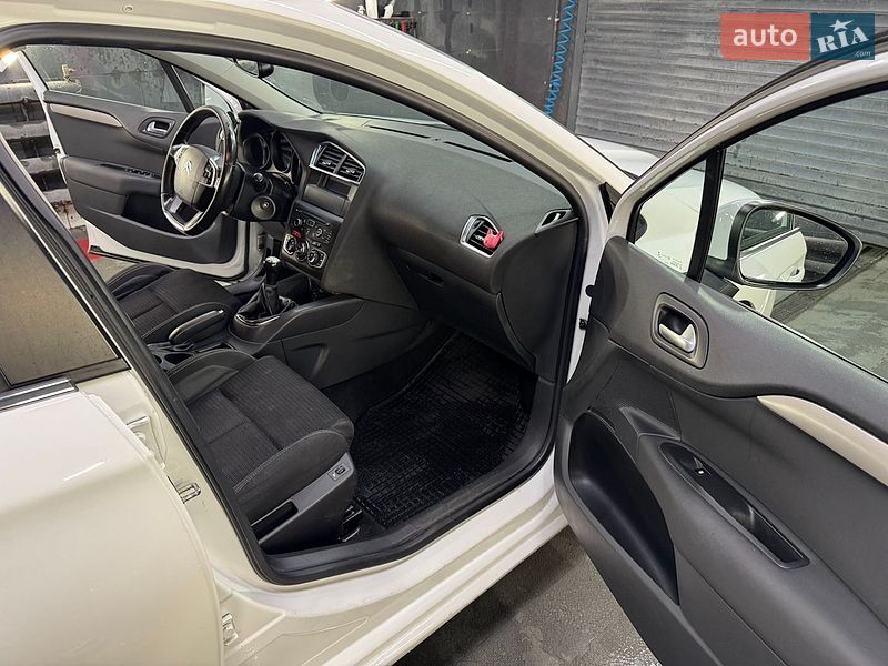 Хэтчбек Citroen C4 2016 в Киеве