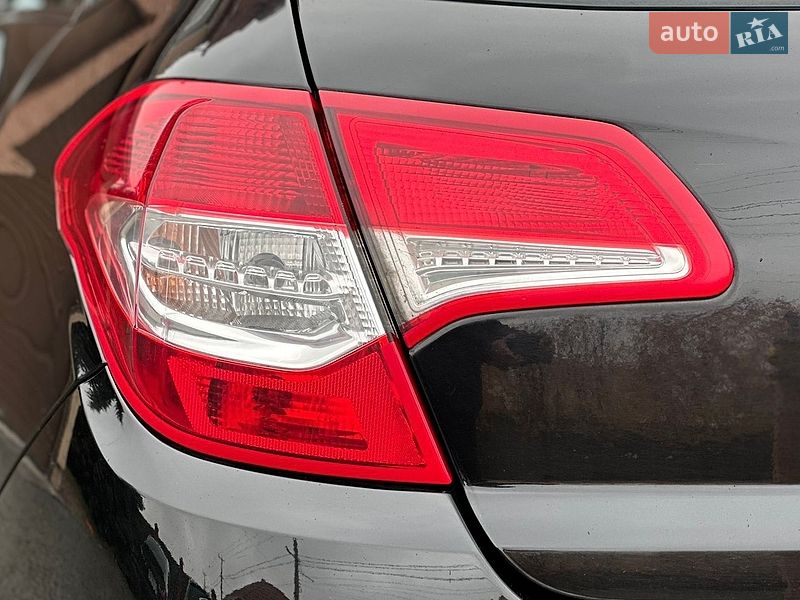 Хэтчбек Citroen C4 2012 в Святопетровское