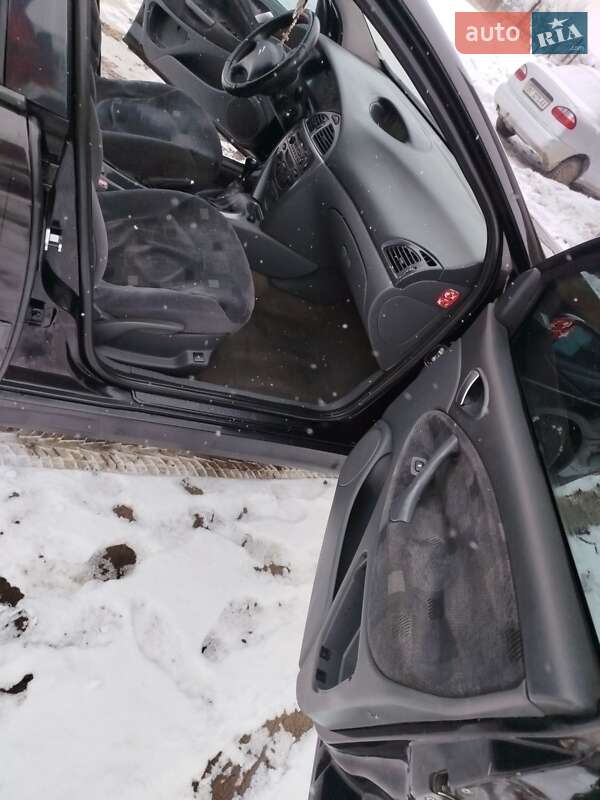 Седан Citroen C5 2002 в Дрогобыче