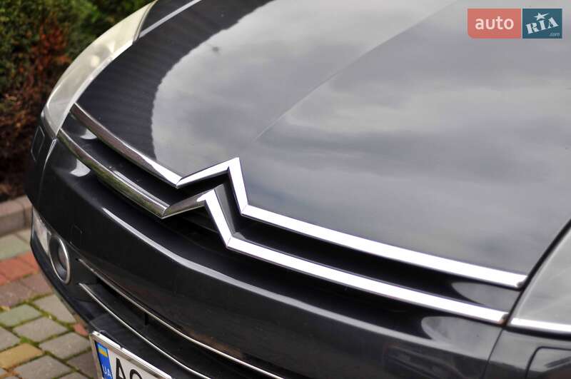 Седан Citroen C6 2010 в  фото Седан Citroen C6 2010 в