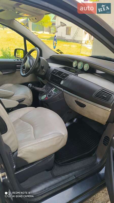 Универсал Citroen C8 2004 в Тячеве