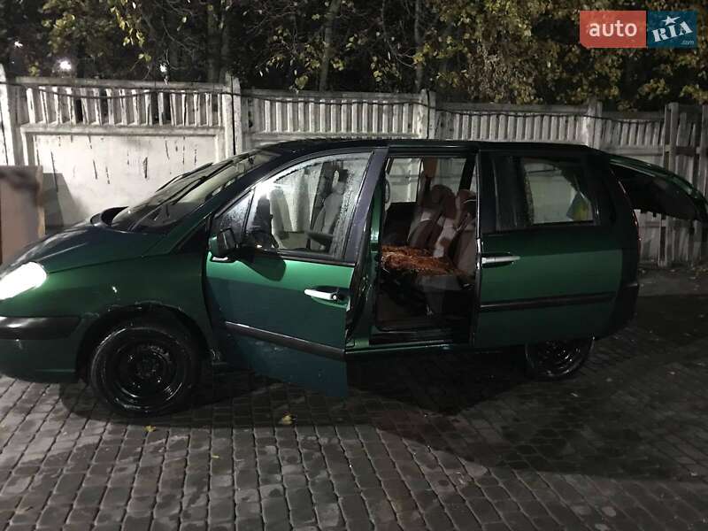 Минивэн Citroen C8 2003 в Баре фото 4 Минивэн Citroen C8 2003 в Баре