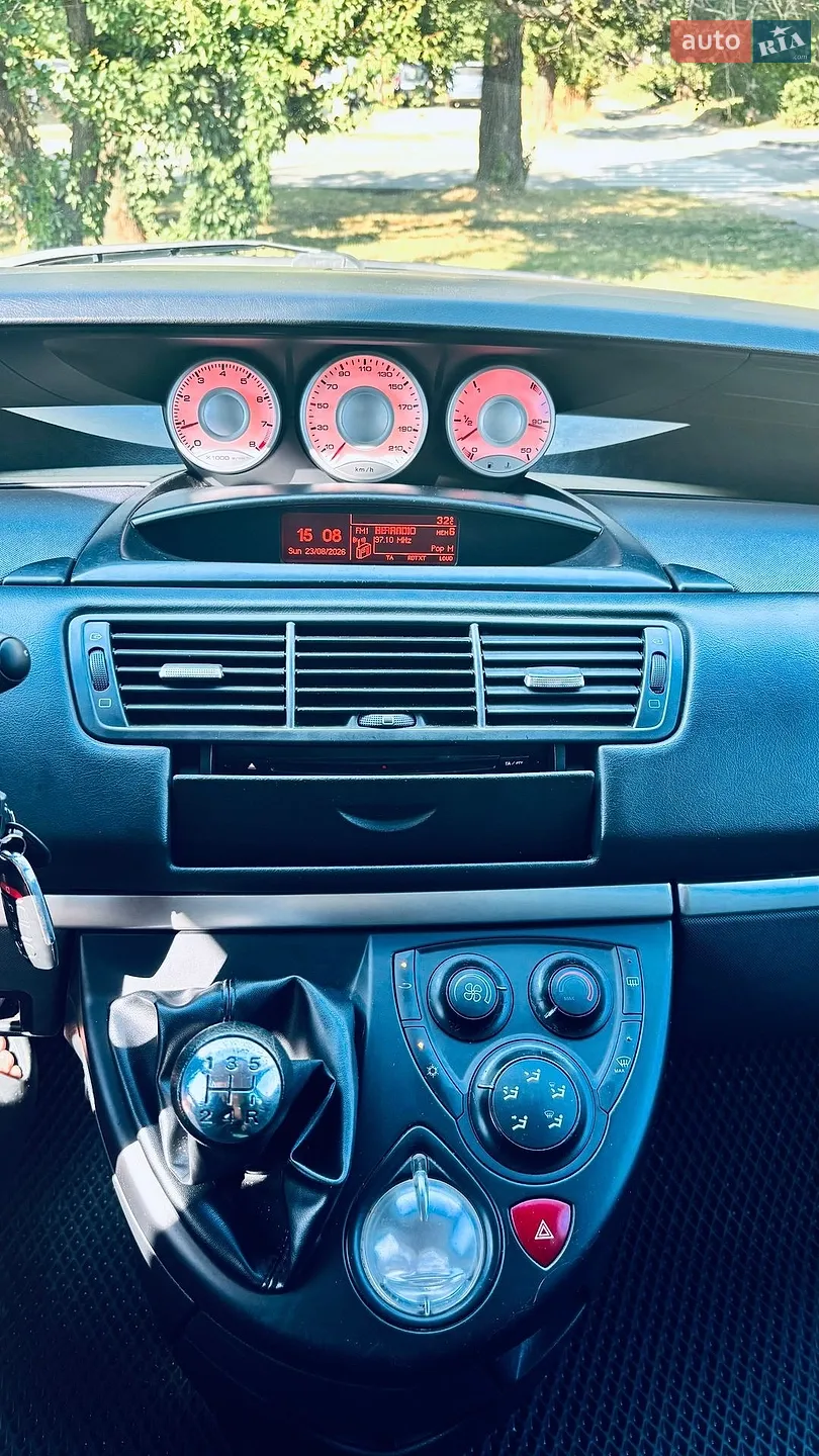 2010 Citroen C8 - мініатюра 8