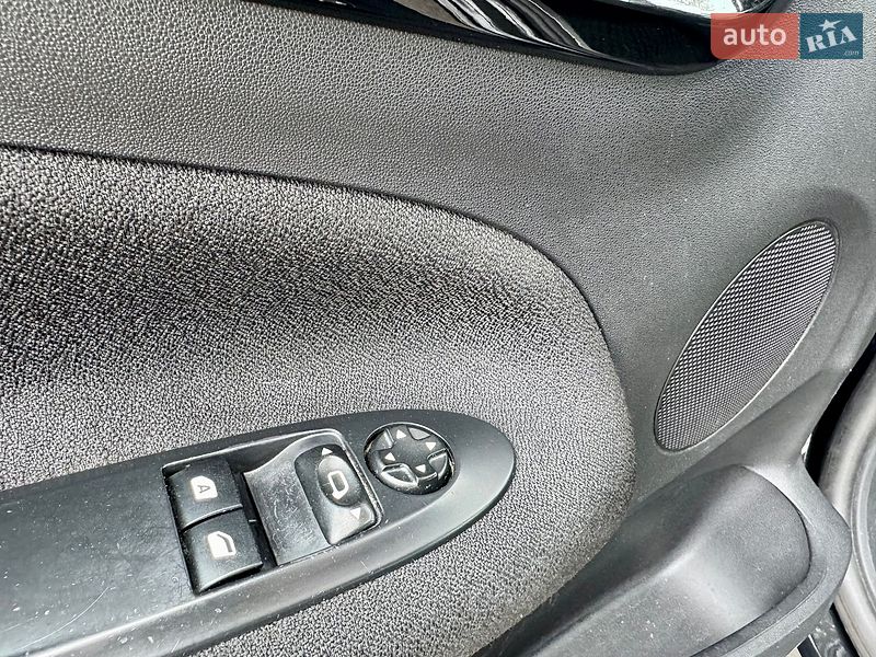 Хэтчбек Citroen DS3 2012 в Киеве