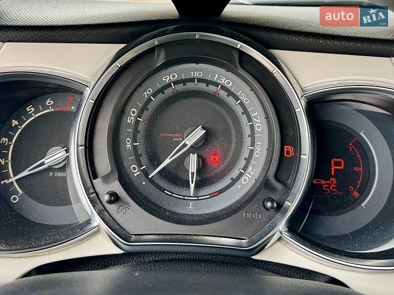 Хэтчбек Citroen DS3 2012 в Киеве