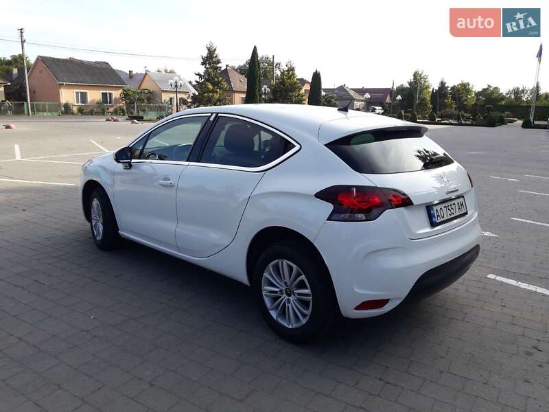 Хэтчбек Citroen DS4 2012 в Ужгороде