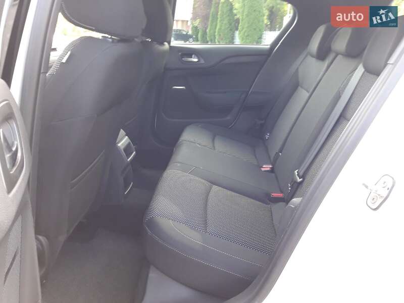 Хэтчбек Citroen DS4 2012 в Ужгороде