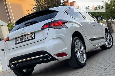Хэтчбек Citroen DS4 2012 в 