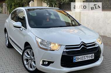 Хэтчбек Citroen DS4 2012 в 