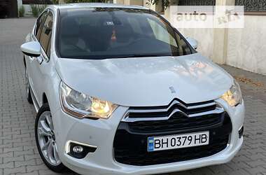 Хэтчбек Citroen DS4 2012 в 