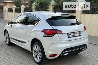 Хэтчбек Citroen DS4 2012 в 