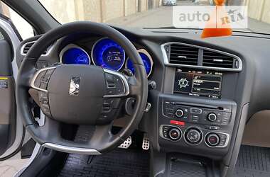 Хэтчбек Citroen DS4 2012 в 