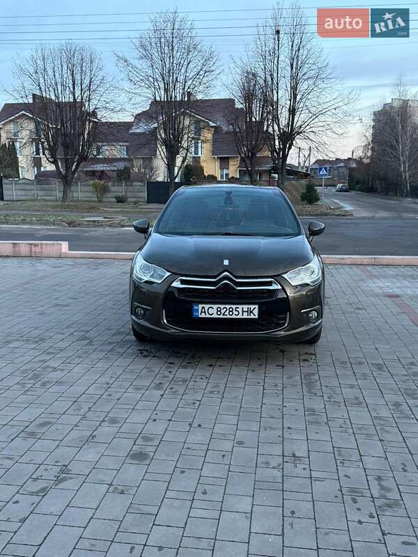 Хэтчбек Citroen DS4 2011 в 