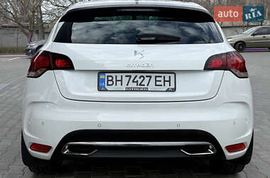 Хэтчбек Citroen DS4 2012 в 