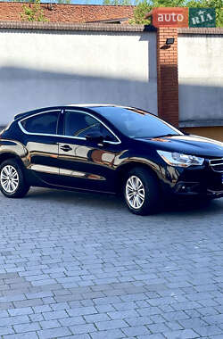 Хетчбек Citroen DS4 2012 в 