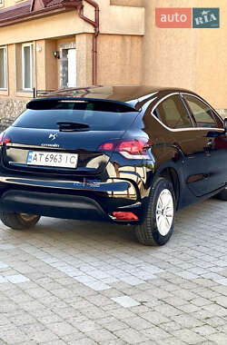 Хетчбек Citroen DS4 2012 в 