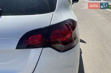 Хэтчбек Citroen DS4 2012 в 