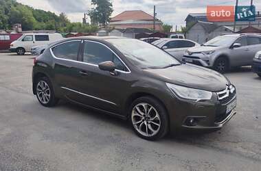 Хэтчбек Citroen DS4 2012 в 
