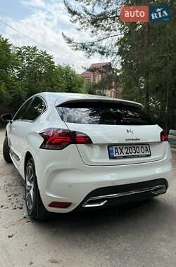 Хэтчбек Citroen DS4 2012 в 