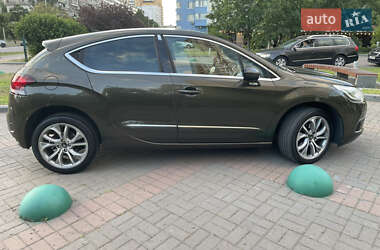 Хэтчбек Citroen DS4 2012 в 
