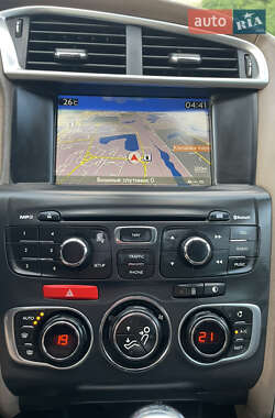Хэтчбек Citroen DS4 2012 в 