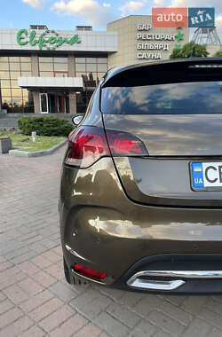 Хэтчбек Citroen DS4 2012 в 
