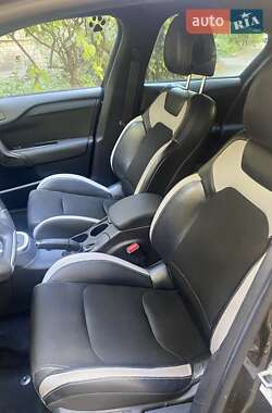 Хэтчбек Citroen DS4 2012 в 