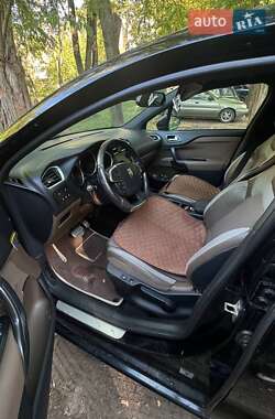 Хэтчбек Citroen DS4 2011 в 