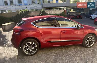 Хэтчбек Citroen DS4 2013 в 